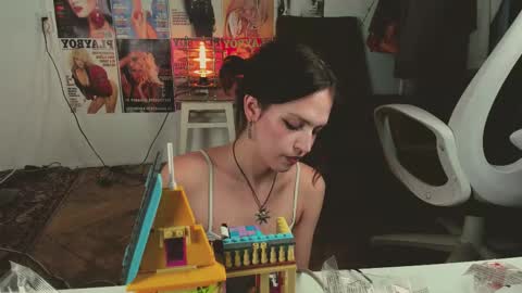 Veronica online show from March 4, 2026, 12:33 pm