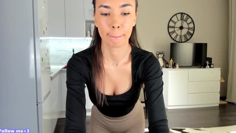 Bella online show from January 22, 2025, 1:00 pm