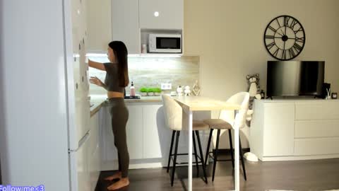 Bella online show from January 23, 2025, 10:11 pm