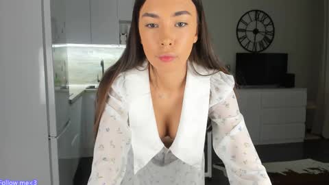 Bella online show from February 28, 2025, 2:42 pm