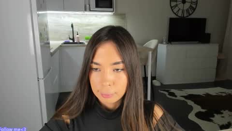 Bella online show from March 2, 2025, 11:20 pm