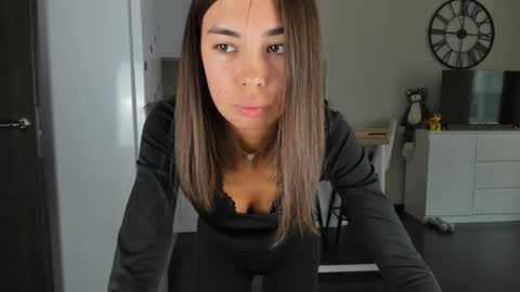 Bella online show from September 13, 2025, 12:05 pm