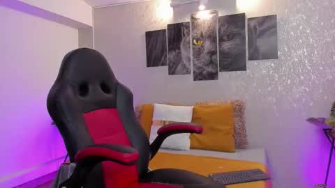 Snapshot of nils_saint chatting on October 2, 2025, 4:08 am Nils online show from October 2, 2025, 4:08 am