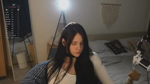 Jennet online show from March 3, 2026, 7:20 pm