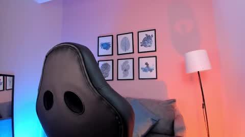 Nina online show from September 17, 2025, 9:05 pm