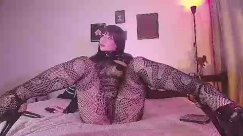 Snapshot of nina__evans_ chatting on July 7, 2026, 8:13 pm Alisson online show from July 7, 2026, 8:13 pm