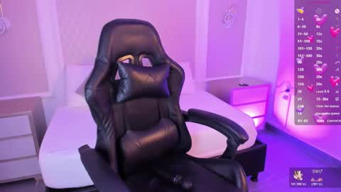 N I N A online show from February 20, 2026, 7:47 pm