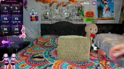 Nina Gauther  online show from October 15, 2025, 7:03 pm