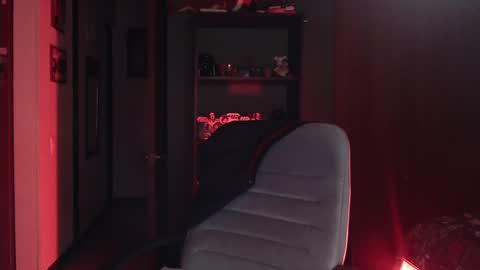 Snapshot of nina_moonbeam chatting on December 26, 2024, 11:35 pm Nina Moon online show from December 26, 2024, 11:35 pm