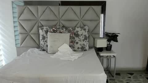  Nina  online show from November 5, 2025, 8:31 pm