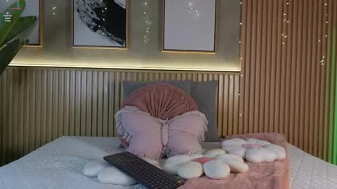 Snapshot of nina_soul chatting on May 18, 2026, 12:00 pm NINA online show from May 18, 2026, 12:00 pm