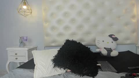Nina  online show from June 26, 2026, 12:20 pm