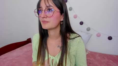 Nina online show from March 19, 2026, 6:23 pm
