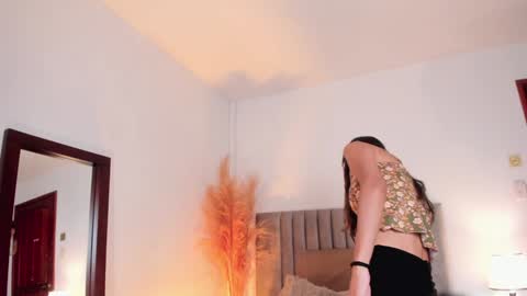 Nina online show from December 21, 2024, 6:23 pm