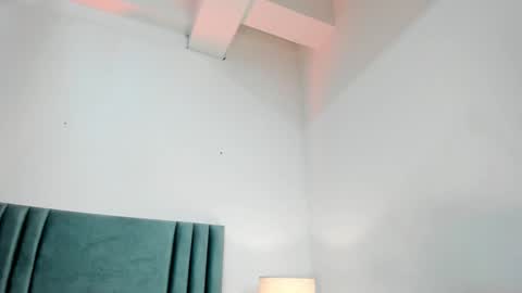 Nina online show from December 22, 2024, 5:32 pm