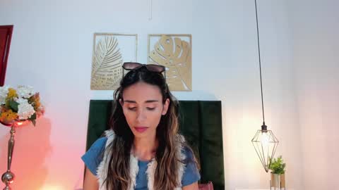 Nina online show from December 31, 2024, 4:35 pm