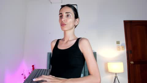 Nina online show from January 13, 2025, 2:11 pm