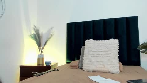 Nina online show from January 28, 2025, 9:08 pm