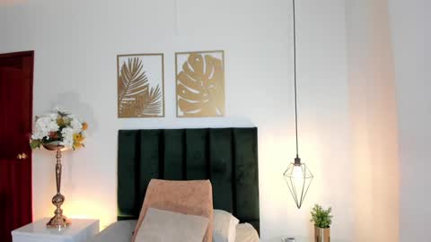 Nina online show from January 29, 2025, 6:18 pm