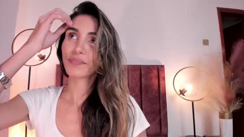 Nina online show from February 3, 2025, 6:07 pm