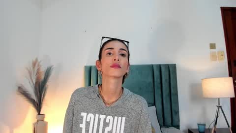 Nina online show from February 7, 2025, 5:51 pm