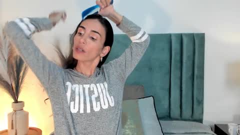 Nina online show from February 7, 2025, 11:55 pm