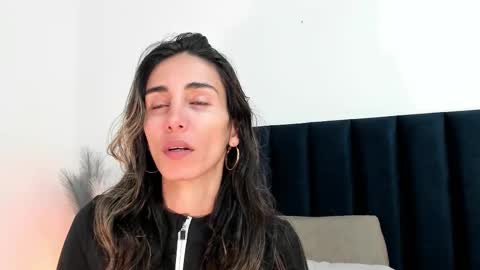 Nina online show from February 9, 2025, 2:18 pm