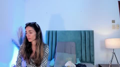 Nina online show from February 10, 2025, 6:03 pm