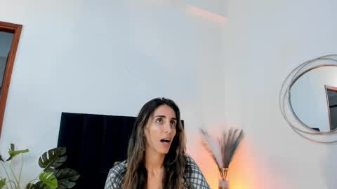 Nina online show from February 27, 2025, 2:32 pm