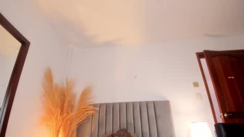 Nina online show from March 8, 2025, 9:29 pm