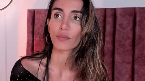 Nina online show from March 10, 2025, 8:45 pm