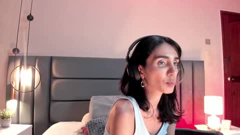 Nina online show from September 9, 2025, 6:29 pm