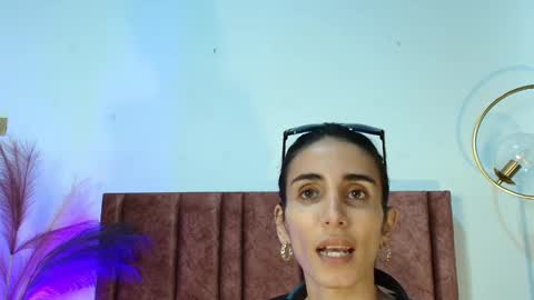 Nina online show from September 20, 2025, 6:09 pm