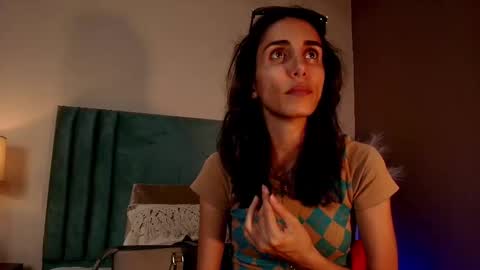 Nina online show from October 28, 2025, 6:10 pm