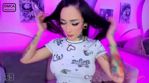 Snapshot of ninadanger chatting on December 5, 2024, 1:06 pm Heyyy guys Im Ninas crazy online show from December 5, 2024, 1:06 pm