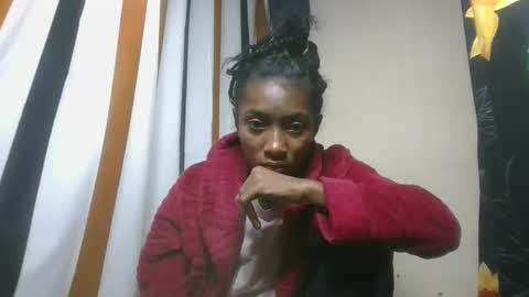 ninaeaa online show from November 17, 2025, 6:35 pm