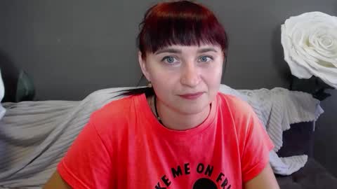 ninaflawlees online show from September 22, 2025, 11:56 am