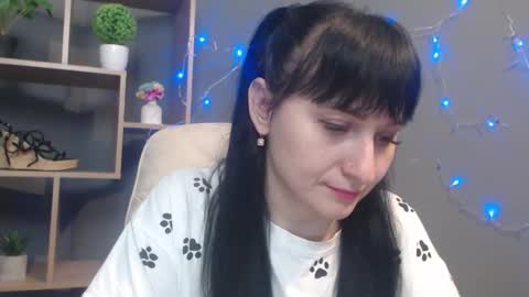 ninaflawlees online show from November 21, 2025, 12:59 pm