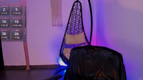 ninamonroee online show from December 23, 2024, 11:49 pm