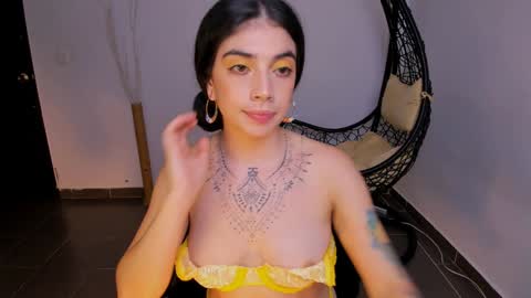 ninamonroee online show from January 7, 2025, 12:24 am