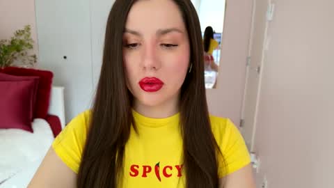 NinaOneil online show from February 26, 2025, 8:11 pm