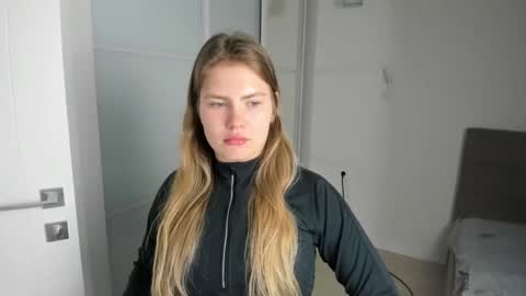 ninarihh online show from March 2, 2025, 7:32 am