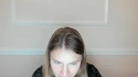 ninarihh online show from November 20, 2025, 1:00 pm