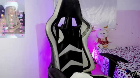 Snapshot of ninatinydoll1 chatting on February 27, 2025, 10:48 am ninatinydoll1 online show from February 27, 2025, 10:48 am