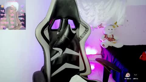 Snapshot of ninatinydoll1 chatting on March 10, 2025, 10:59 am ninatinydoll1 online show from March 10, 2025, 10:59 am