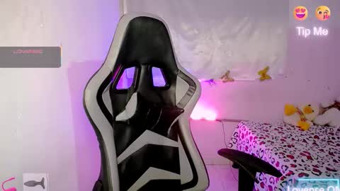 Snapshot of ninatinydoll1 chatting on October 9, 2025, 11:08 am ninatinydoll1 online show from October 9, 2025, 11:08 am