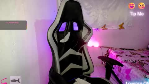 Snapshot of ninatinydoll1 chatting on October 12, 2025, 9:41 am ninatinydoll1 online show from October 12, 2025, 9:41 am