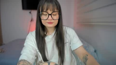 ninavolkov online show from March 24, 2026, 11:43 pm