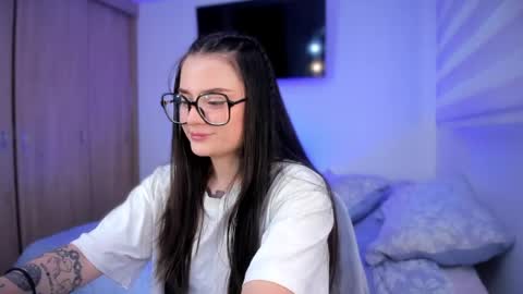 ninavolkov online show from April 1, 2026, 10:29 pm