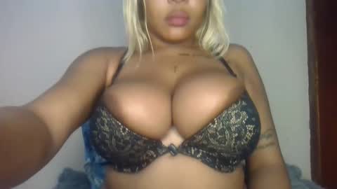 sexy niney online show from April 20, 2026, 10:18 am